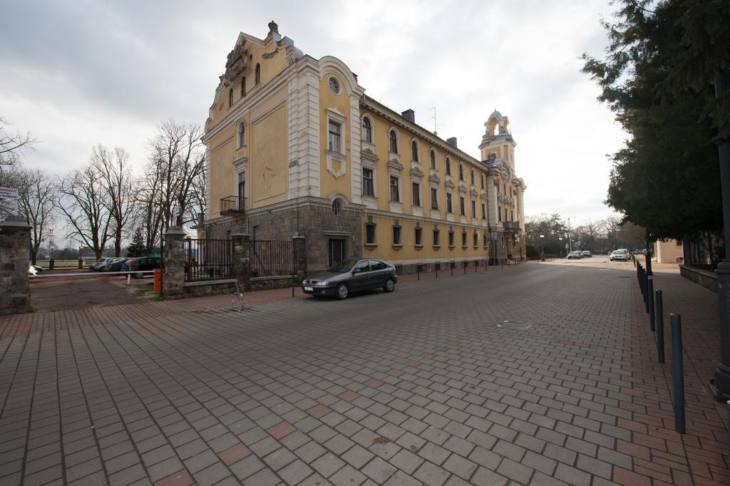 Hotel Tisza és Thermálfürdő Szolnok Esterno foto