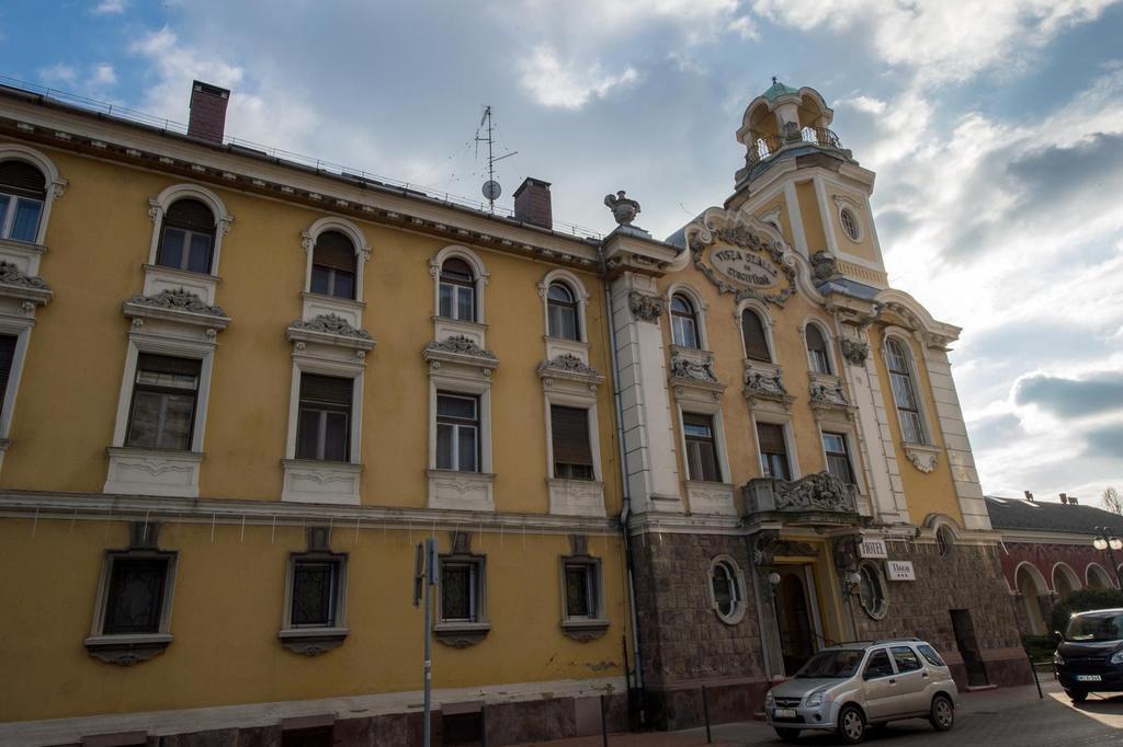 Hotel Tisza és Thermálfürdő Szolnok Esterno foto