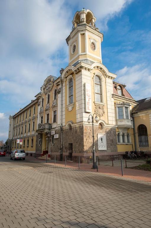 Hotel Tisza és Thermálfürdő Szolnok Esterno foto